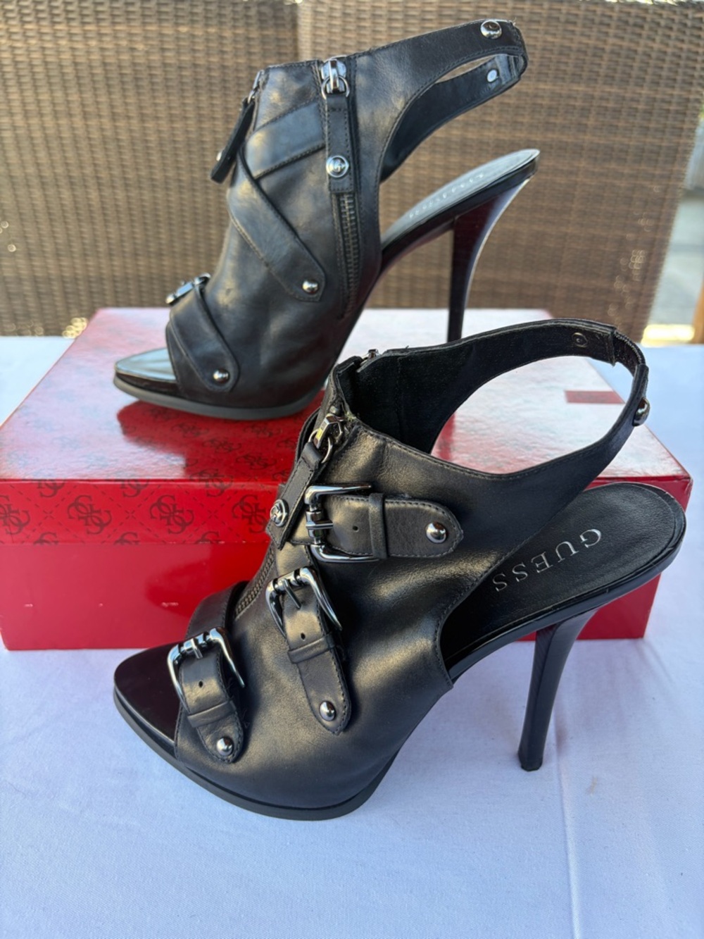 Guess GWTrinket heels, Size 8.5